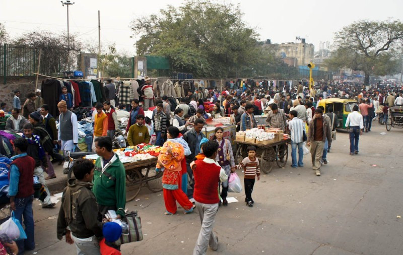 В Индии местные боевики захватили рынок - расстреляны десятки человек