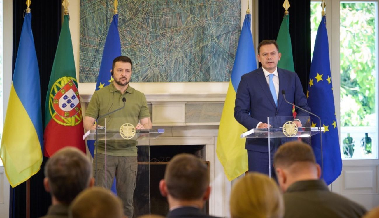 Україна оцінила творчий прийом Зеленського у Португалії, виклавши кадри з пляжу