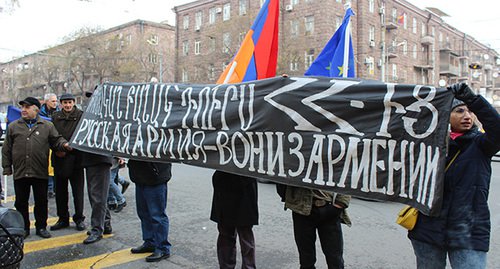 "Российская армия, вон из страны", - армяне пошли на прямую конфронтацию с Кремлем и выдвинули суровые требования