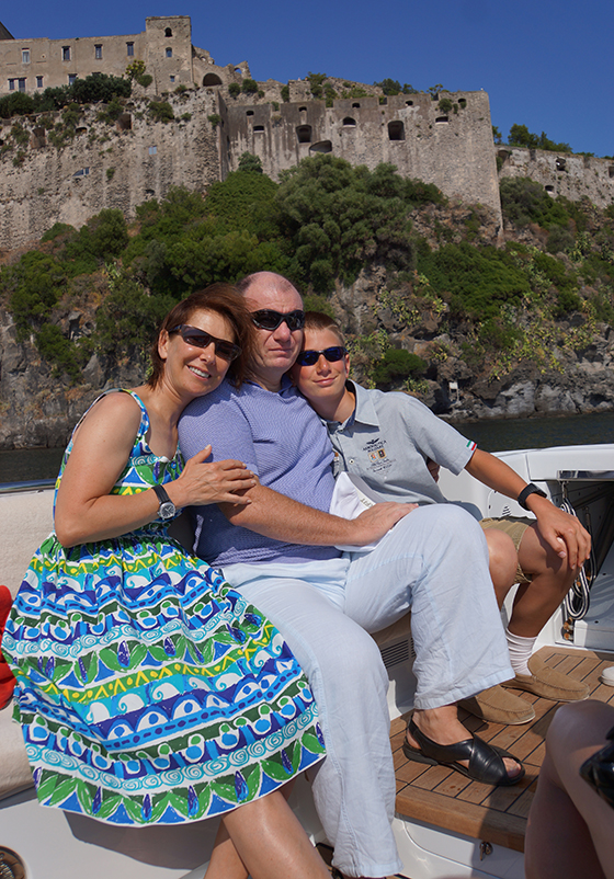 Из-за развода с женой олигарх Потанин запретил сыну выезжать из России