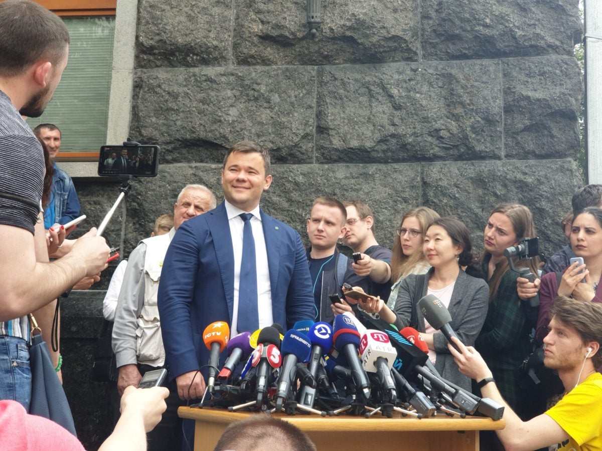 Глава ОП Богдан хочет добиться ареста всего имущества Порошенко – источник в СМИ