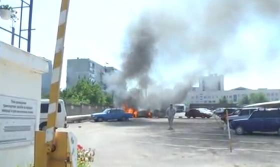 Взрыв на стоянке в Луганске: как это было