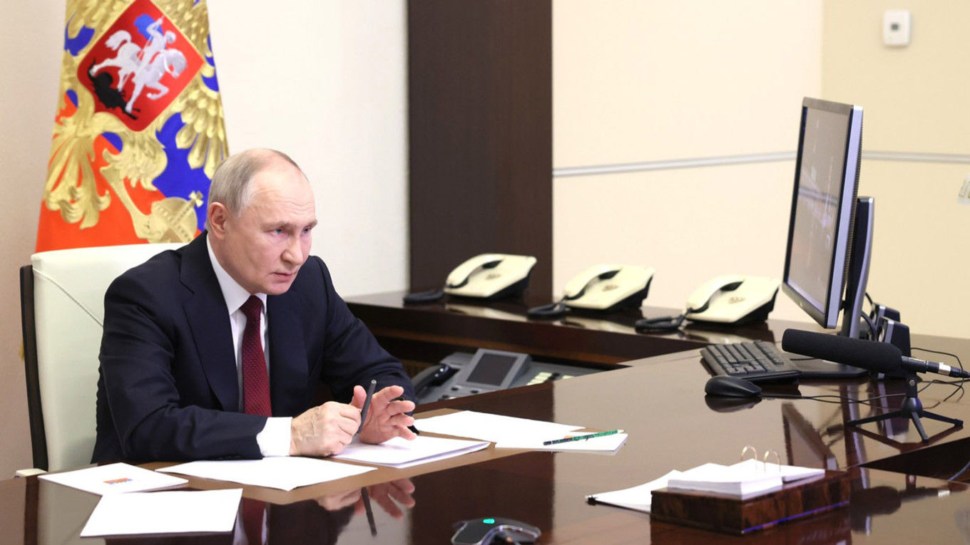 Россия хочет быть сырьевым придатком и США, и Китая - над словами Путина смеются в Сети