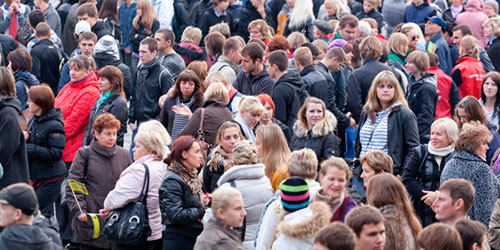 Массовый психоз в оккупированном Крыму: люди устроили мордобой из-за бесплатных кусков пирога