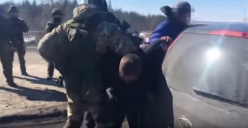 СБУ на Луганщине арестовала гражданина Украины, воевавшего в российской "ЛНР", - кадры захвата