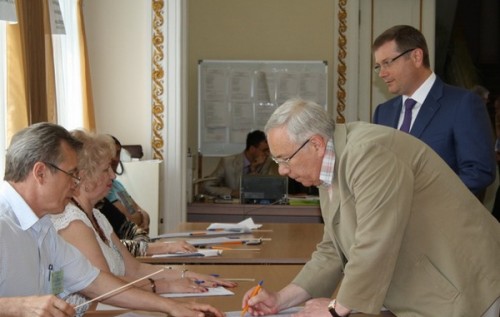 В Кривой Рог на поиски "пропавшей" избирательной комиссии едет Автомайдан, - Семенченко