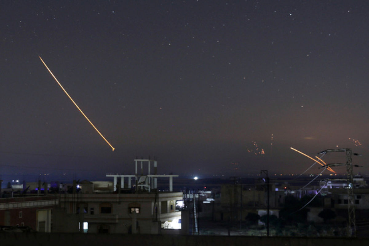 Израиль наносит удары по Сирии при поддержке США