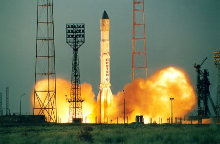 С Байконура стартовала ракета-носитель "Протон-М"