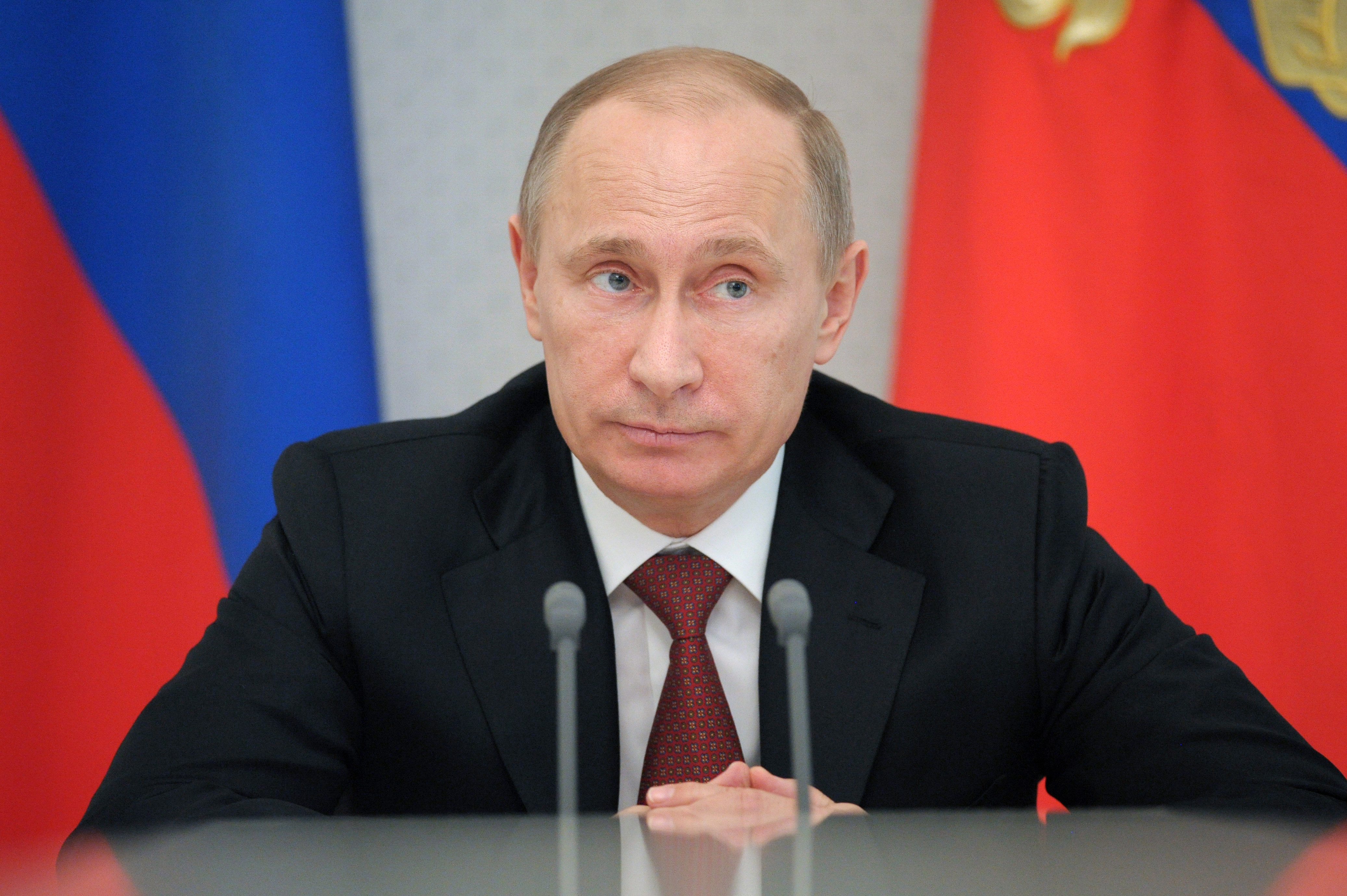 Путин поблагодарил вооруженные силы России за Крым и заявил, что они "уберегли Крым от гуманитарной катастрофы"