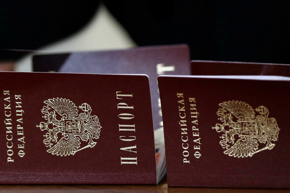 Запад готов ответить Москве на указ о паспортах РФ для "Л/ДНР" - такого Кремль не ожидал