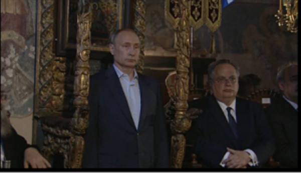 Амбиции без амуниции: Путин решил, что после восседания в кресле византийского императора к его ногам падет весь мир