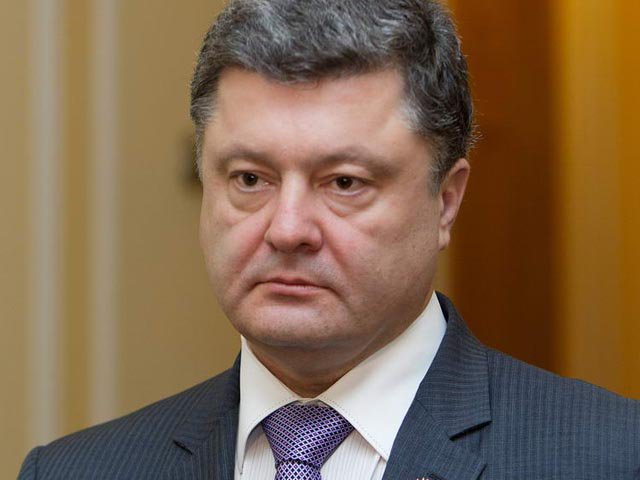 Порошенко о новой патрульной службе: Несмотря на ужасные преступления, нам есть чему радоваться 
