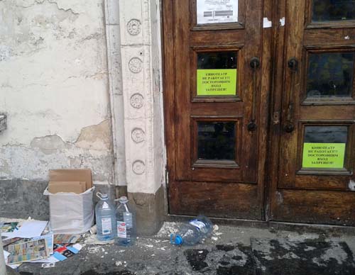 Жители оккупированного Севастополя хотят опять в Украину: надоело жить в мусоре и птичьем помете