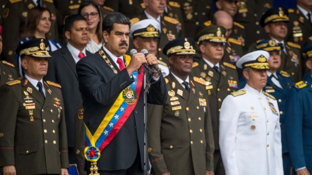 Хотели взорвать: в Венесуэле совершено покушение на "друга Путина" диктатора Мадуро - кадры
