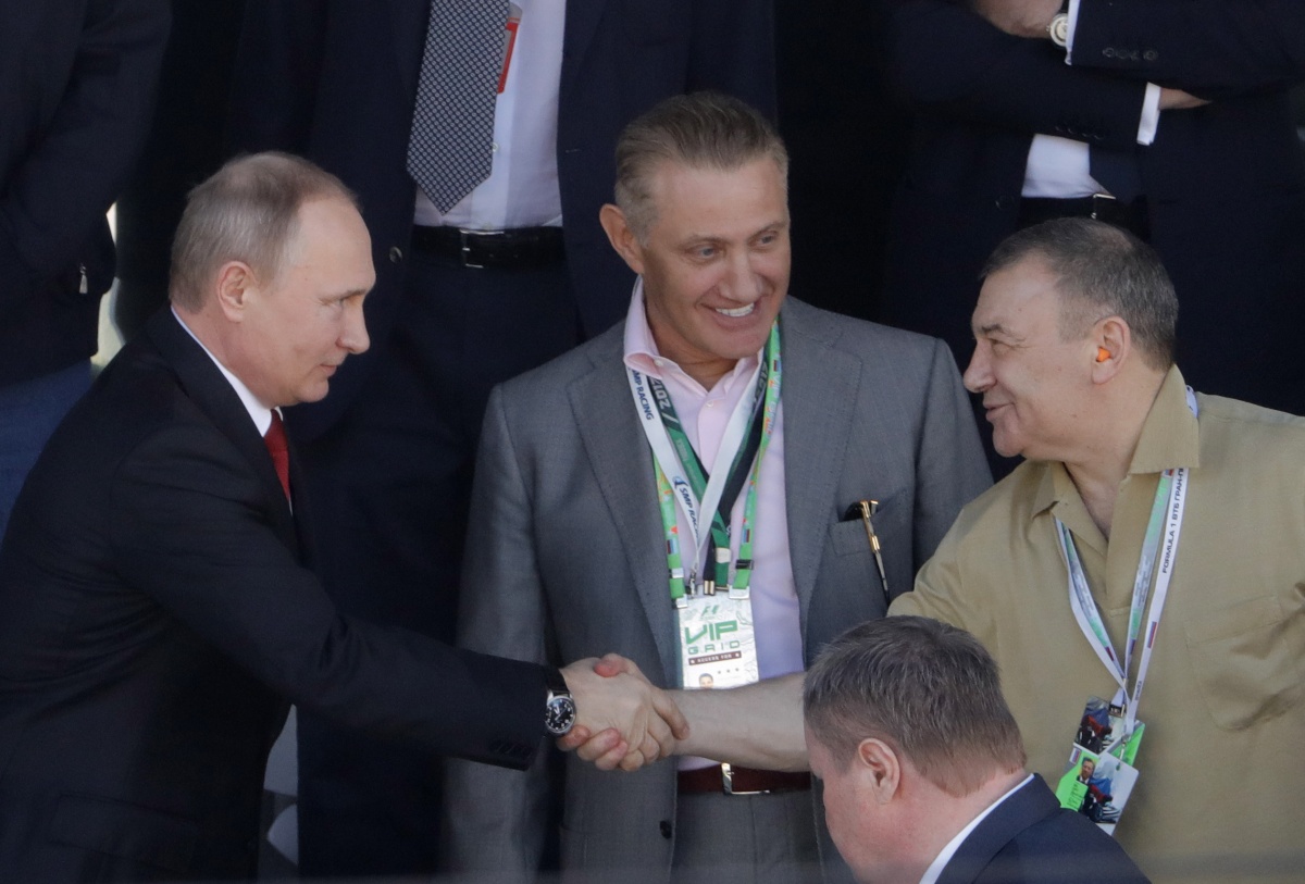 Скандинавские банки нанесли удар по другу Путина – подробности