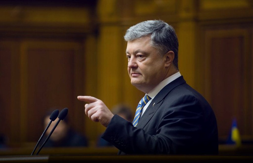 Порошенко неожиданно похвалил Зеленского, предложив альтернативу "формуле Штайнмайера"