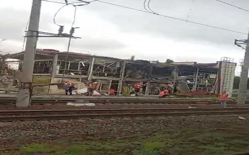 ВСУ ударом по станции Жутово парализовали железную дорогу в Волгоградской области: видео последствий