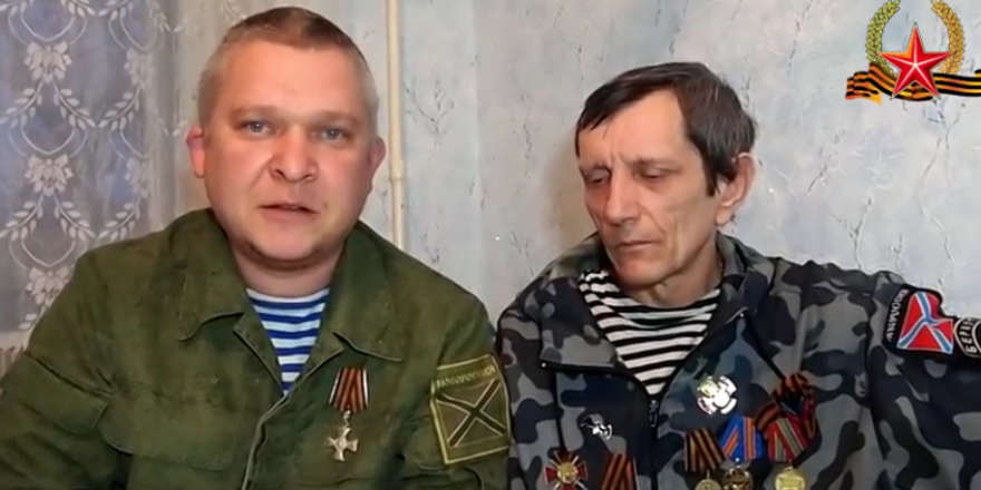 "Мы никому не нужны, нас бросила Россия!": опубликованы кадры, как больные на голову террористы "ДНР" с позывными "Бульба" и "Рысь" просят милостыню 