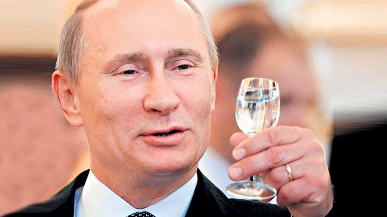 Алкогольная страсть Путина: за 10 часов в Финляндии хозяин Кремля успел самое главное - закупить для себя ящики элитной водки и коньяка - кадры