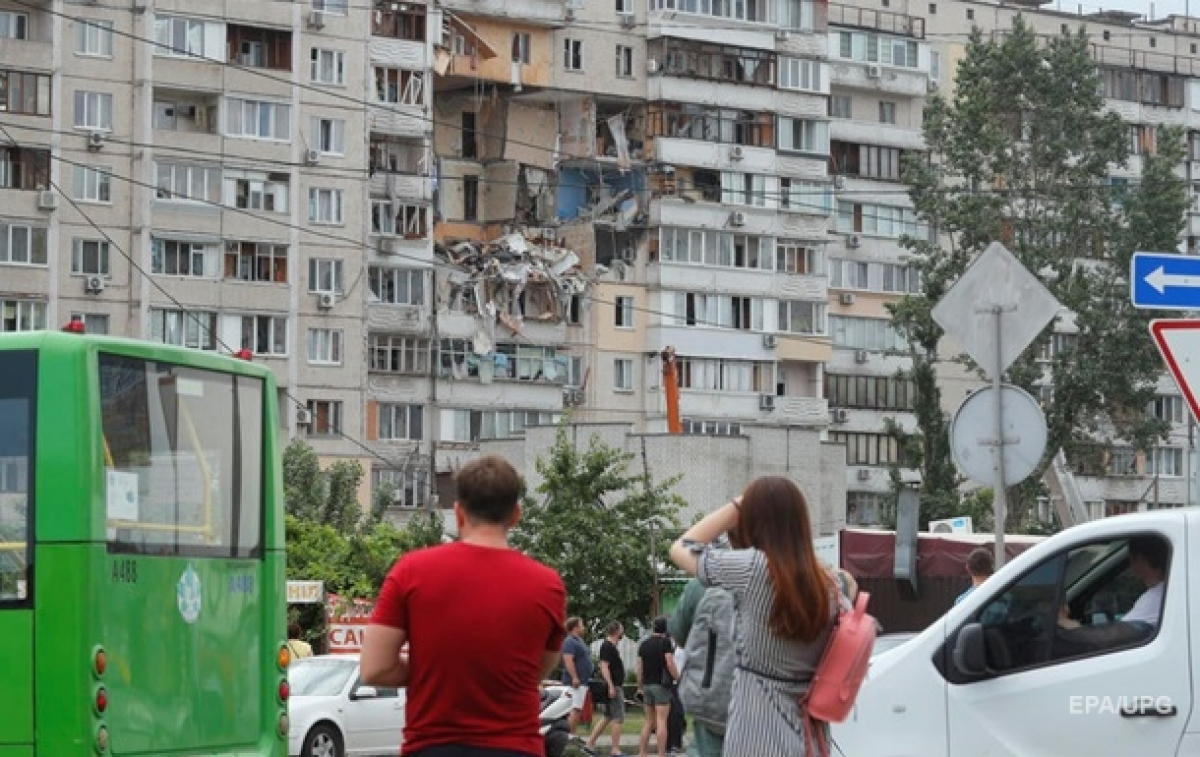 Количество жертв взрыва на Позняках в Киеве возросло: спасатели достали еще одно тело