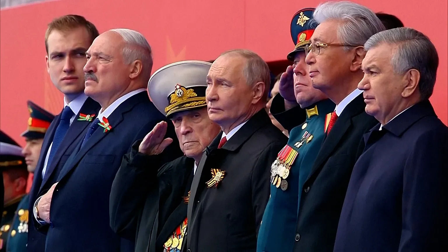 Путин во время выступления на параде 9 мая коснулся войны РФ с Украиной