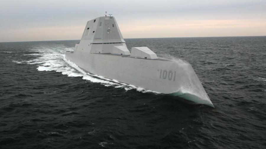 Стелс-эсминец новейшего поколения появился на вооружении ВМС США – его "не видят" радары