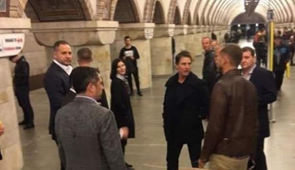 Тома Круза заметили в киевском метро с Зеленским - фото и видео удивленных украинцев