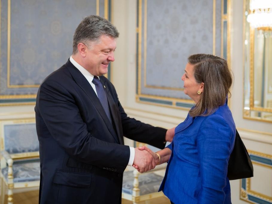 Санкции в отношении России, минские соглашения и реформы в Украине: в Киеве Петр Порошенко встретился с Викторией Нуланд