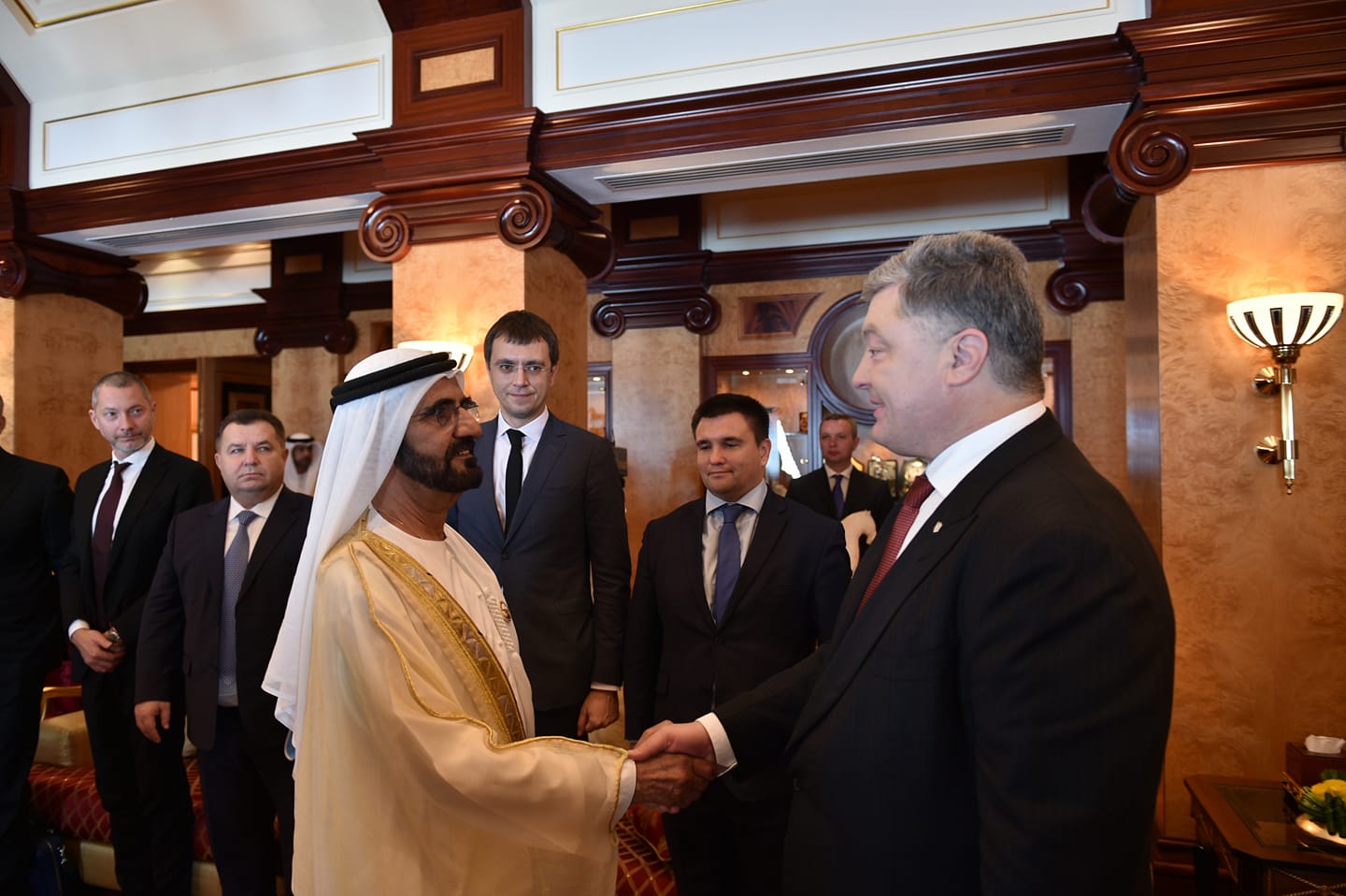 Порошенко в Объединенных Арабских Эмиратах добился важного соглашения для Украины: ключевой договор вступит в силу уже в декабре