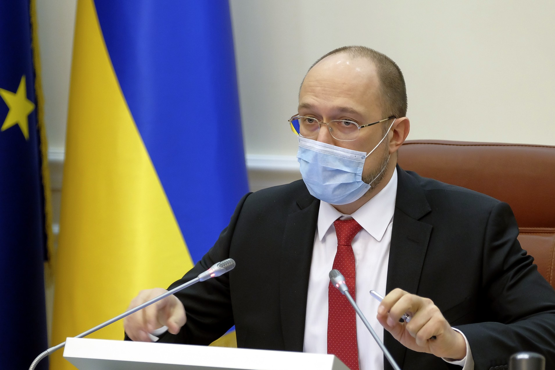 Карантин в Украине после 22 мая опять продлят: Шмыгаль рассказал о новых ограничениях