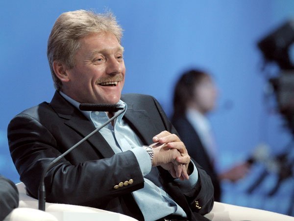 Такого позорного выступления у Пескова еще не было: пресс-секретарь президента РФ прокомментировал фейковый сюжет о "Путинбургере"