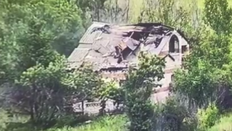 Армия Украины нанесла смертельный удар: в Сети появилось видео уничтожения снайперской точки террористов на Донбассе 