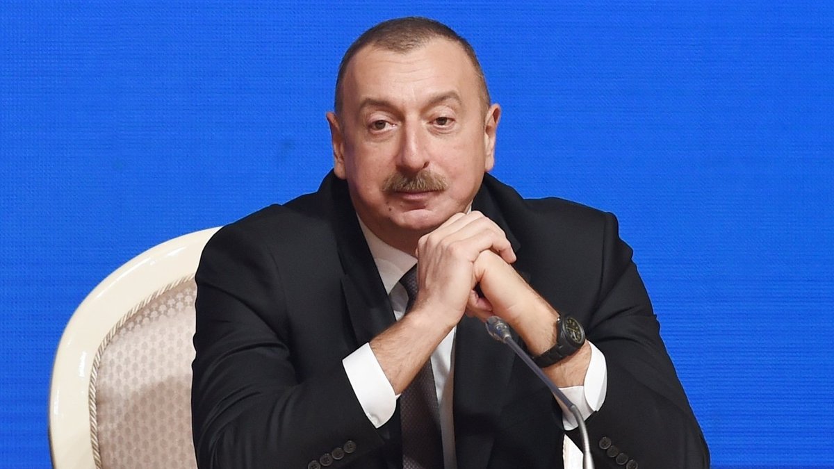 Алиев сравнил армию Армении в Карабахе с "грызунами и крысами": "Прячутся в многокилометровые норы"