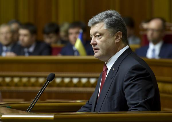 ​Порошенко рассказал, когда восстановит экономические связи с Донбассом