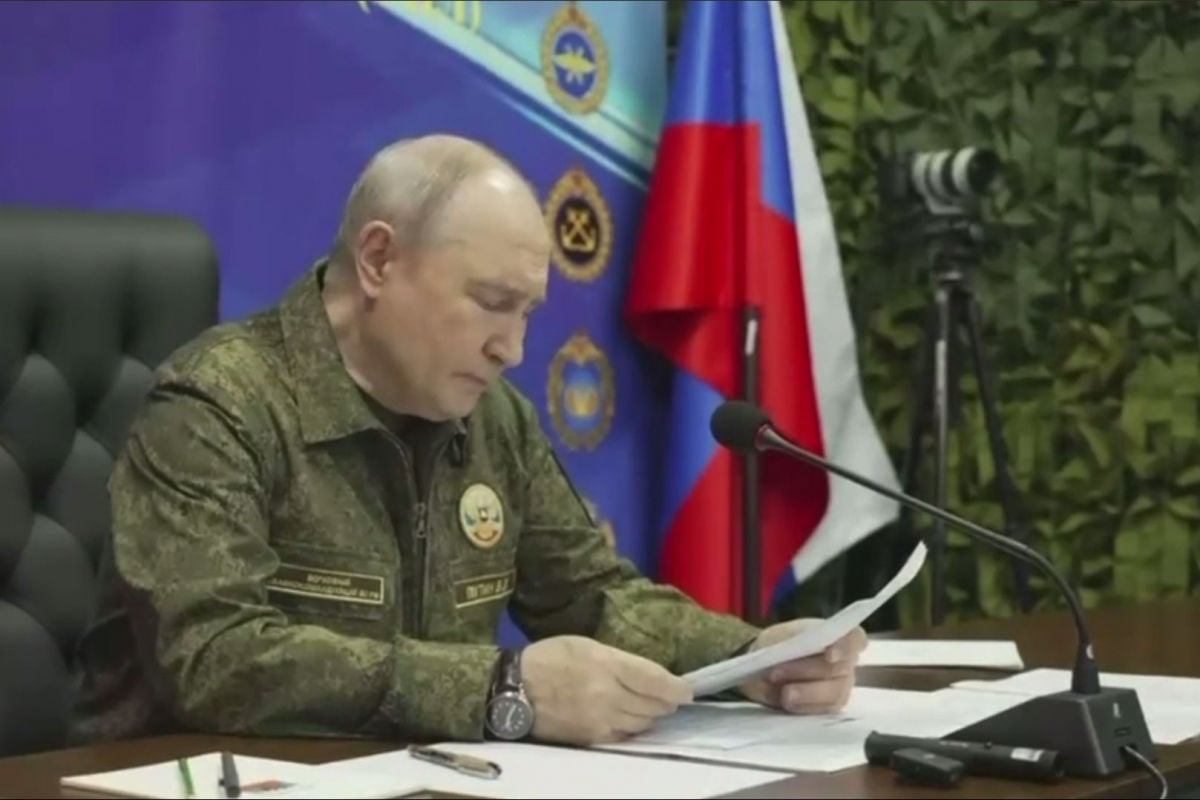 Путин надел военную форму и отчитался о "победах" в Украине - ложь моментально разоблачили