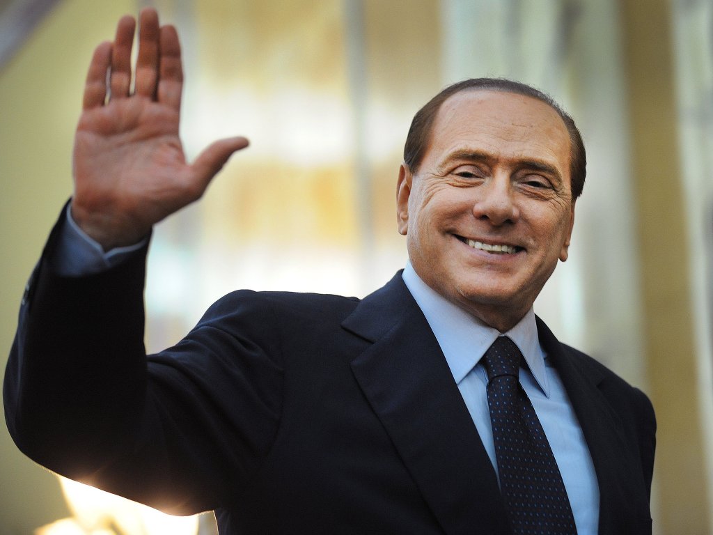 Берлускони решил вернуться в политику и баллотироваться в парламент