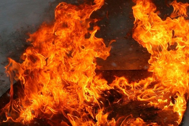Трагедия под Запорожьем: потеряв в пожаре маленьких сыновей, 31-летняя мать совершила суицид рядом с пепелищем