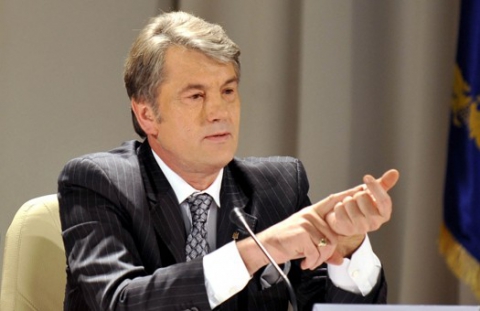 Ющенко призывает к военному решению конфликта в Донбассе