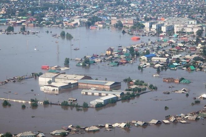 ​В Сибири целый город уходит под воду, некоторые поселения отрезало от всего мира: фото, видео