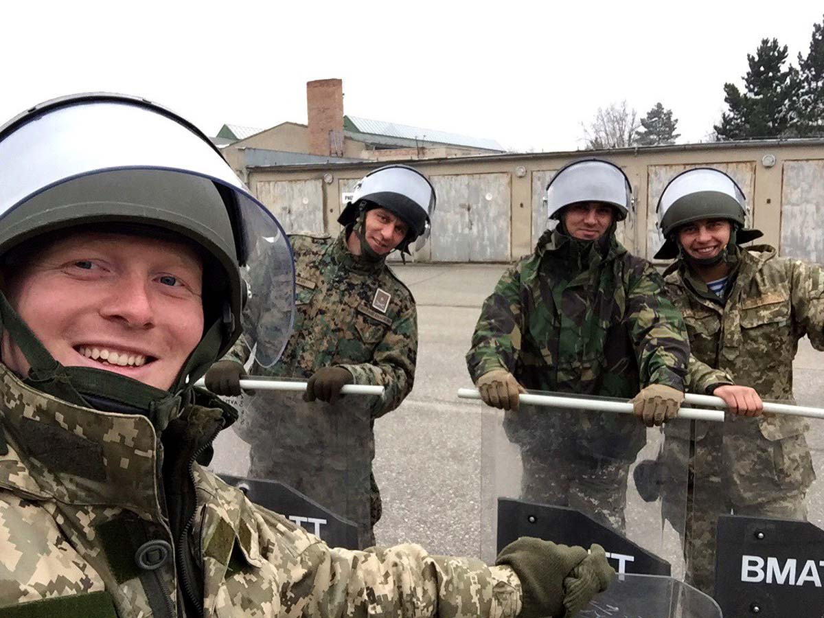 Украинские десантники отправились в Чехию, чтобы учиться по системе НАТО: Минобороны опубликовало фото