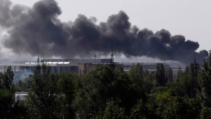СМИ: В районе аэропорта Луганска ополченцами перебита газовая труба, местные жители ждут взрыва
