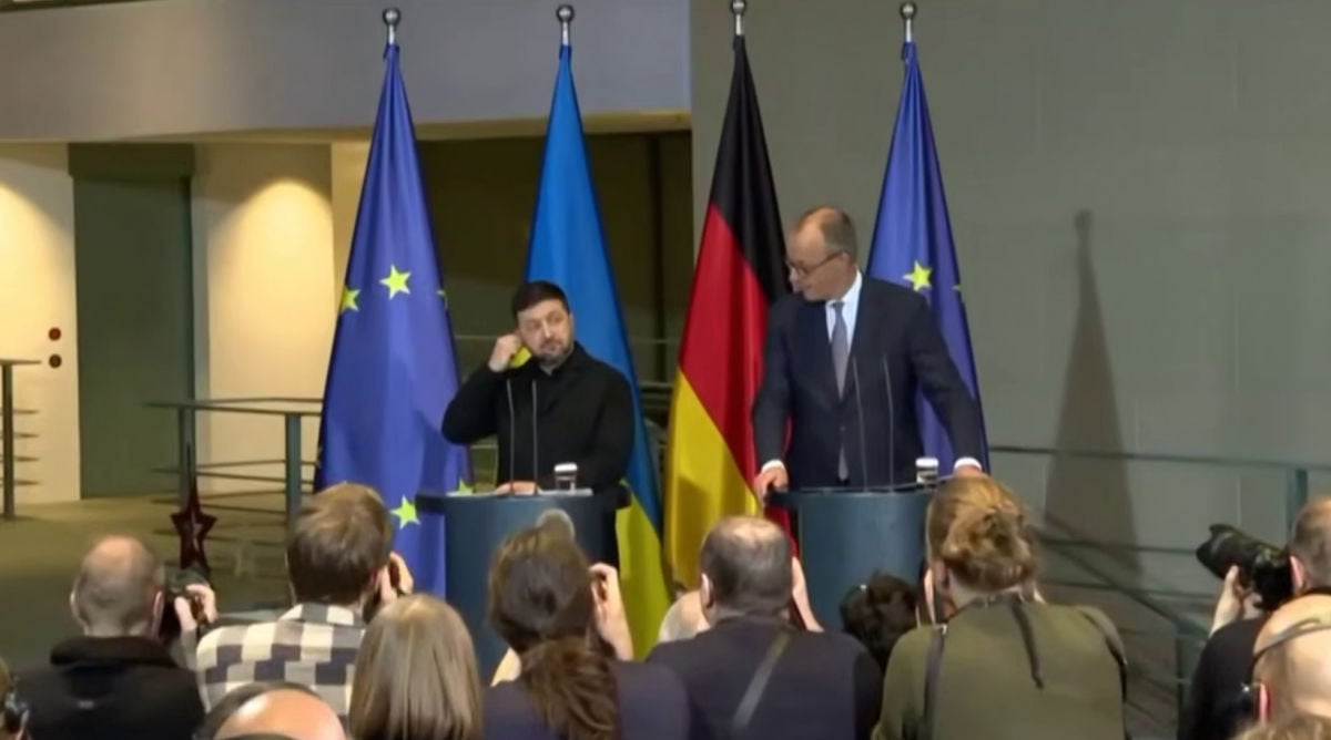 Во время пресс-конференции Зеленского переводчица допустила оговорку по Фрейду – президент не смолчал