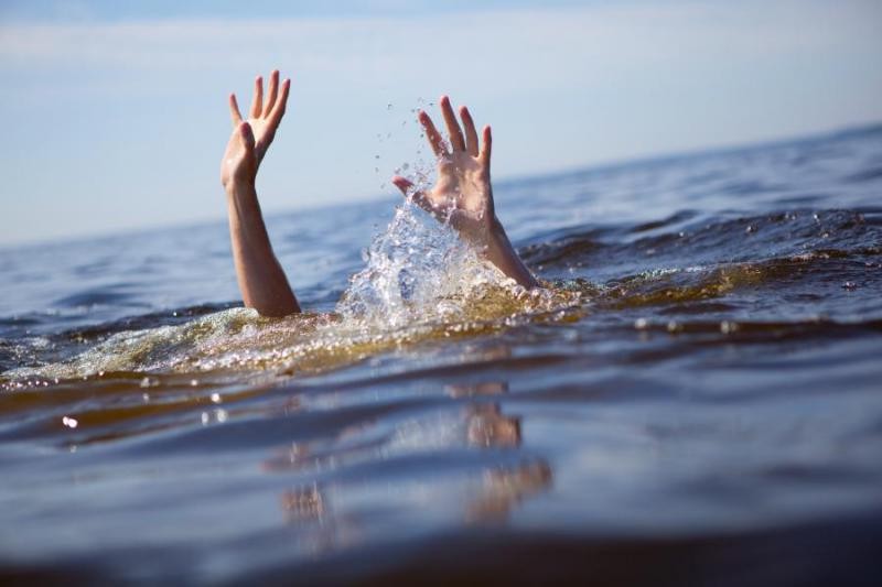 Ценой собственной жизни: в Ивано-Франковской области мужчина утонул, спасая троих детей 
