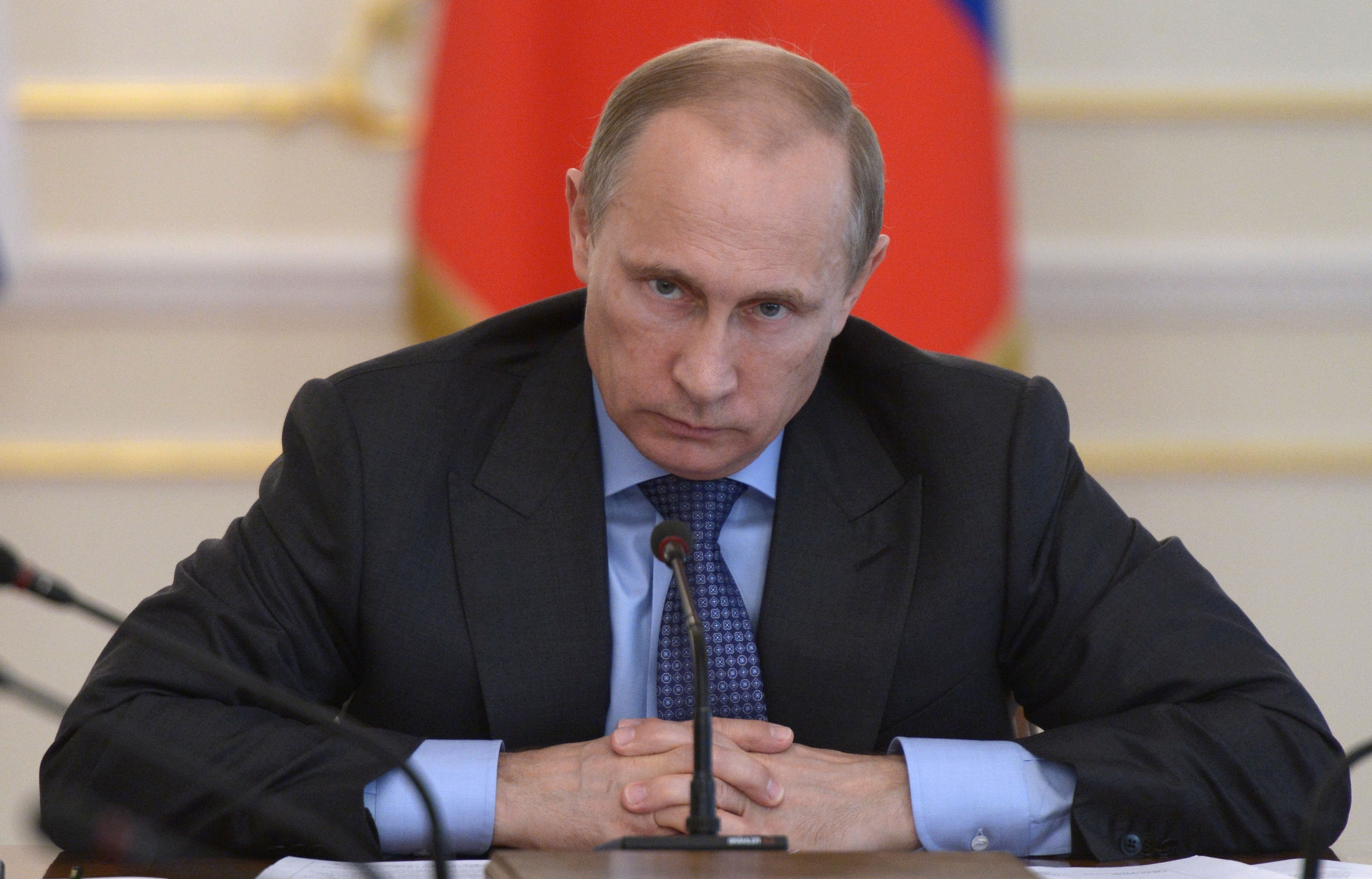 Россияне поняли, что с этой властью они выживают: Путин пошел на отчаянный шаг - подробности