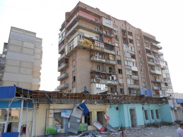 В Луганске уже в пяти кварталах города есть электроснабжение