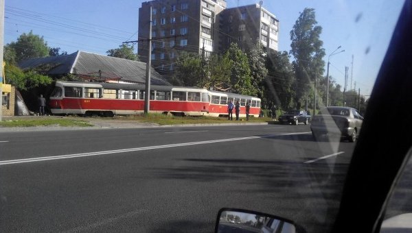 ДТП в Харькове: трамвай врезался в жилой дом