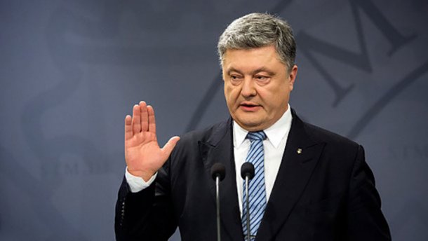На допрос по госизмене Януковича Порошенко не приедет - причина отказа вызвала возмущение адвоката Януковича