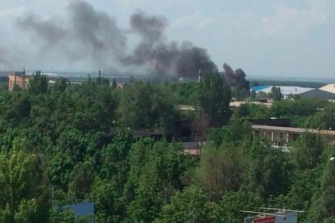 Ополченцы заявляют о попадании второй ракеты "Точка-У" в жилой массив в западной части Донецка. Есть раненые