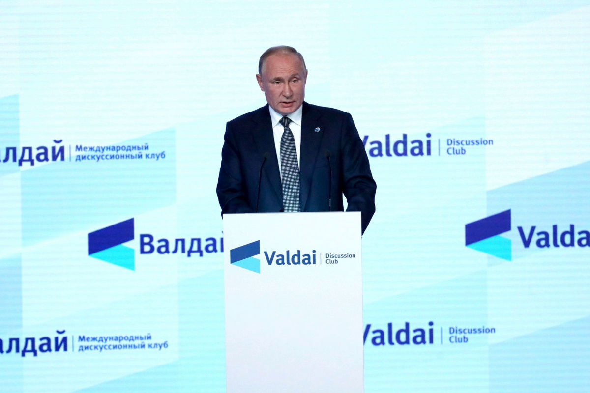 "Немає більше виходу", – Путін на "Валдаї" заявив про "кінець капіталізму" 