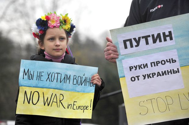 Почти половина детей Украины считают себя пострадавшими от конфликта в Донбассе